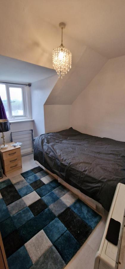 Cosy 2 Bedroom Flat - Sleeps 6 People - Close To Lewisham Dlr/Train Station 런던 외부 사진